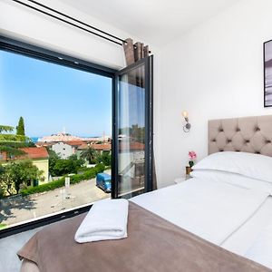 Deluxe Zimmer mit Kingsize-Bett
